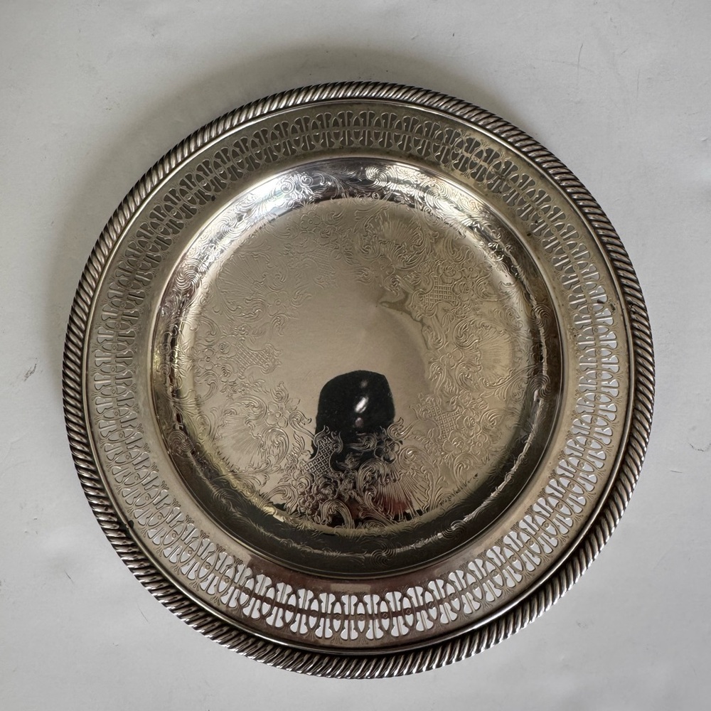 Vintage Wm Rogers SILVER PLATE 10" Die Cut & Rope Edge Ornate Plate/Dish/Tray
